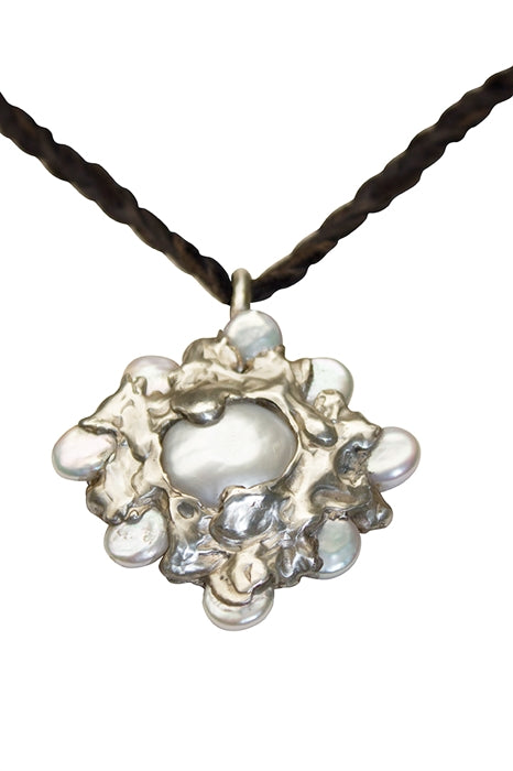 Sculptured Pearl Pendant